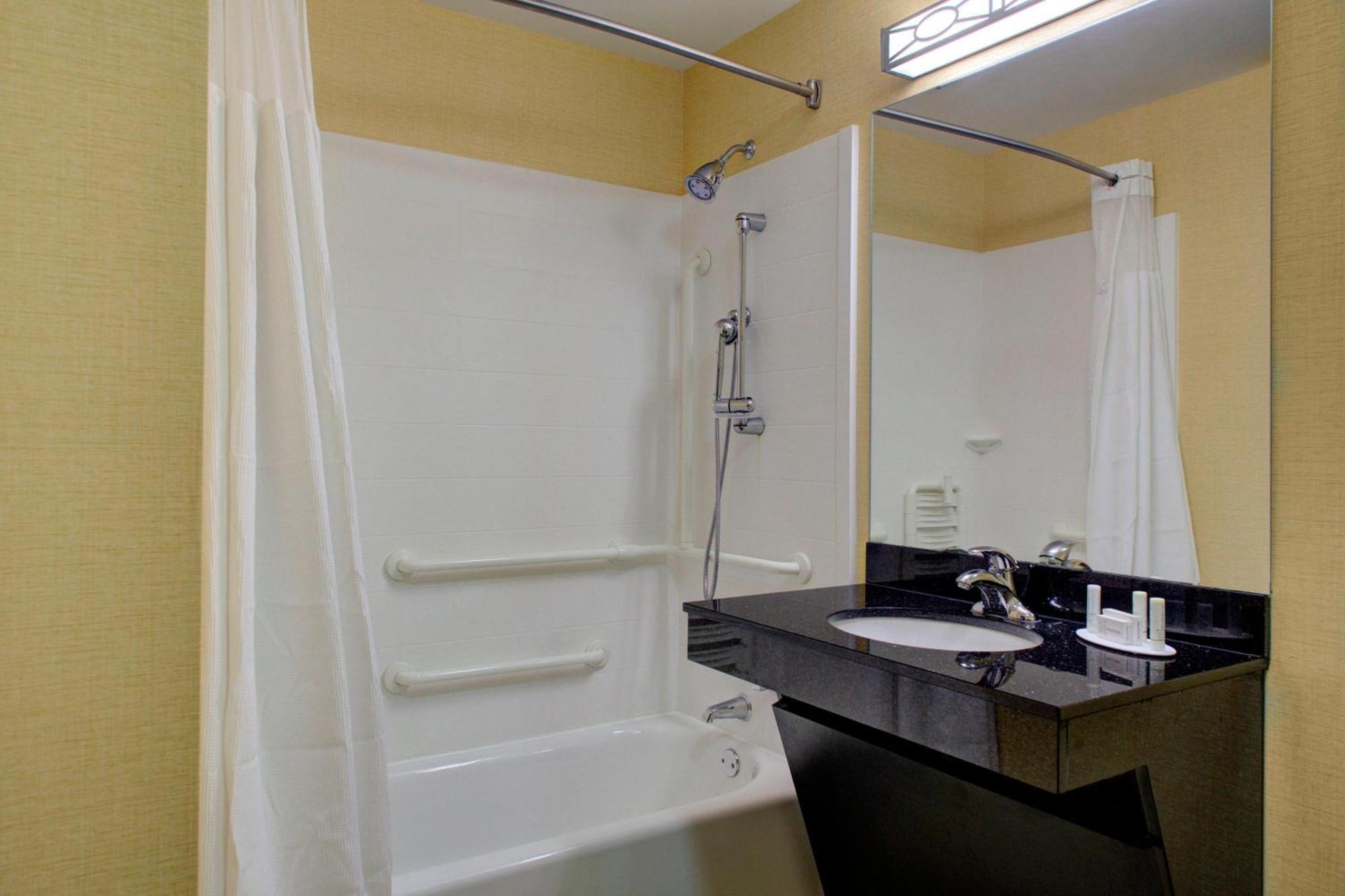 Fairfield Inn And Suites By Marriott Montgomery Eastchase Eksteriør billede