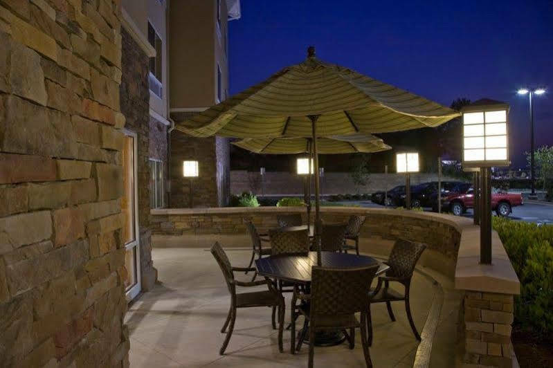 Fairfield Inn And Suites By Marriott Montgomery Eastchase Eksteriør billede